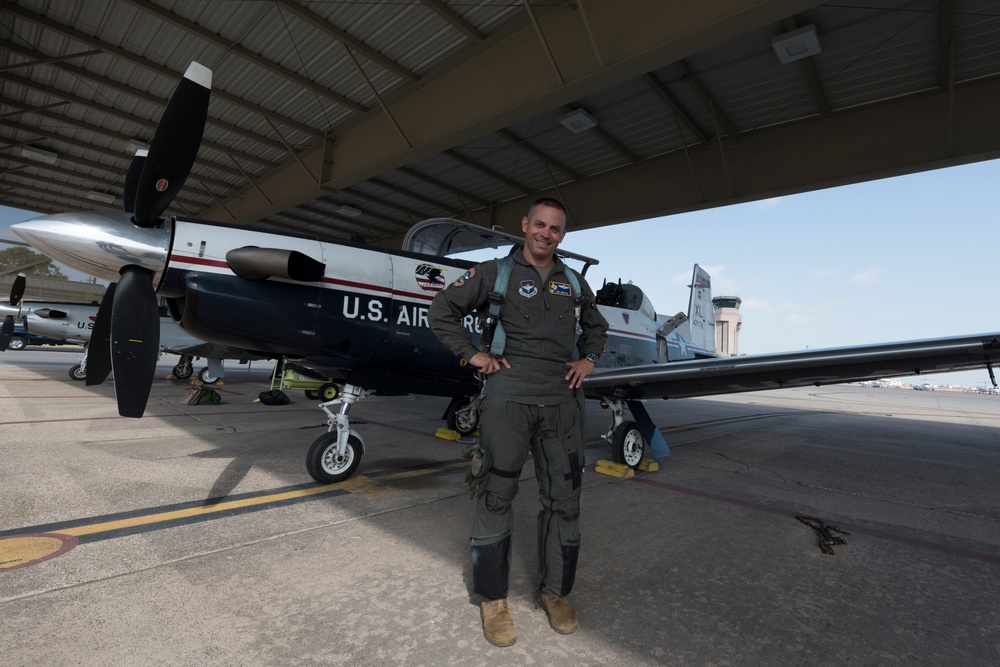 Col. Lee Gentile bids farewell to Laughlin AFB