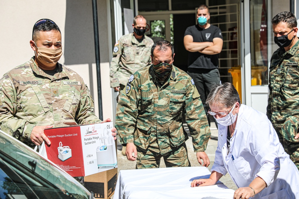KFOR RC-E Soldiers deliver medical equipment to Zvecan clinic