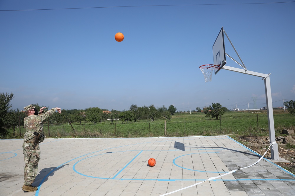 KFOR dedicates basketball court to primary school playground