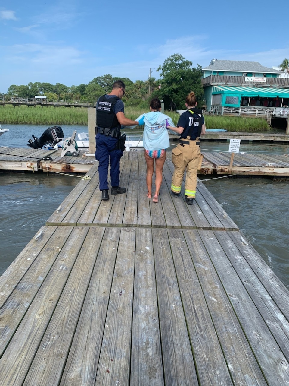 Coast Guard, local agencies rescue 9 from aground vessel on Tybee Creek