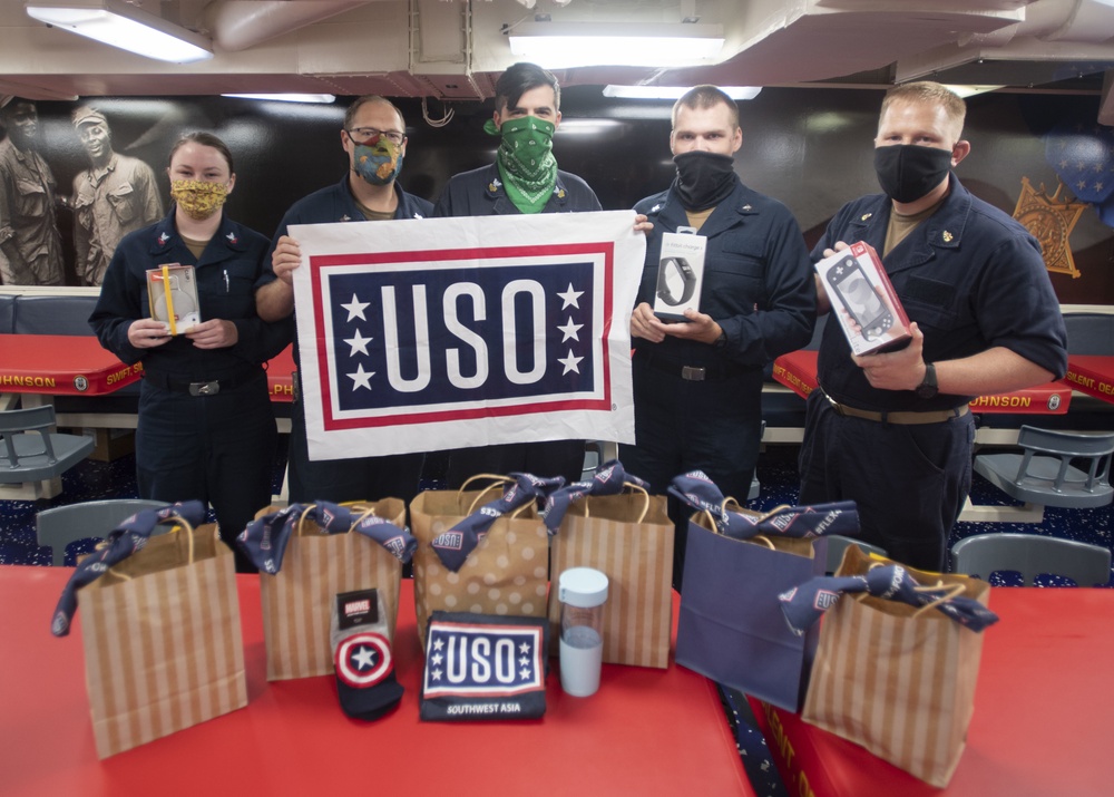 Ralph Johnson Sailors Win USO Prizes