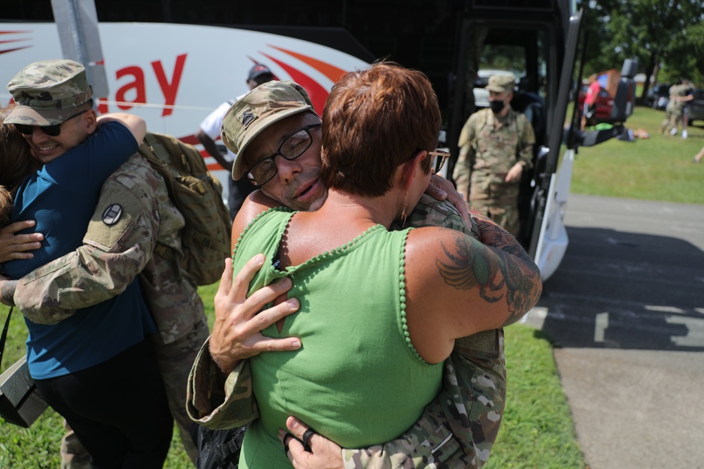 NCNG Soldiers Arrive Back Home After Year in Middle East