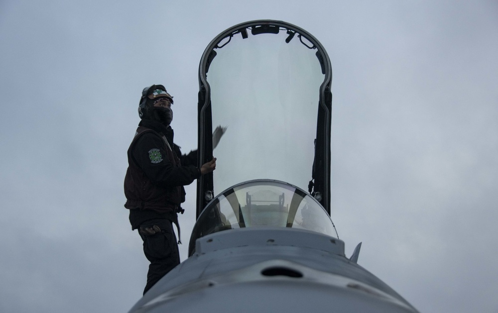 USS Ronald Reagan (CVN 76) Flight Operations