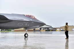 RED FLAG-Alaska 20-3 kicks off, draws 5th generation crowd