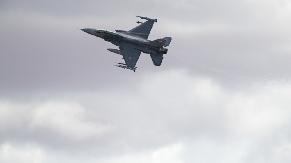 311th Fighter Squadron F-16s practice at Holloman