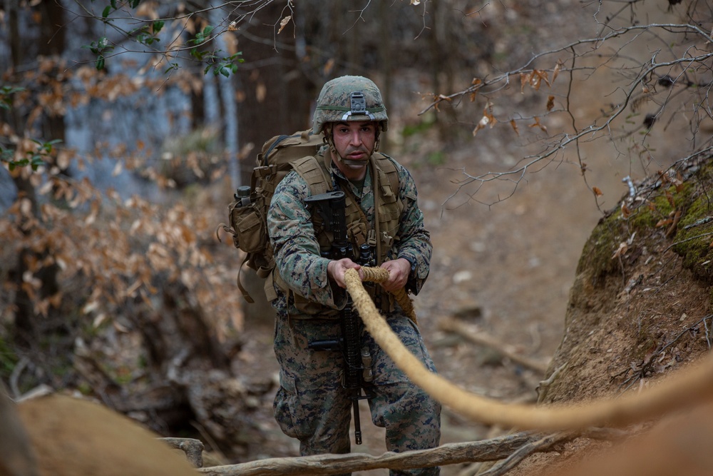 Warrant Officers run the Endurance Course