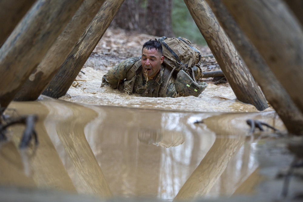 Warrant Officers run the Endurance Course