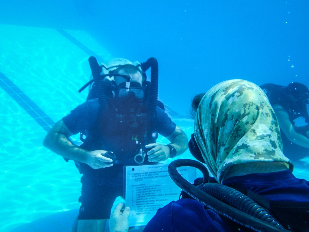 CTF-56 EOD Participate in Pool Medical Training