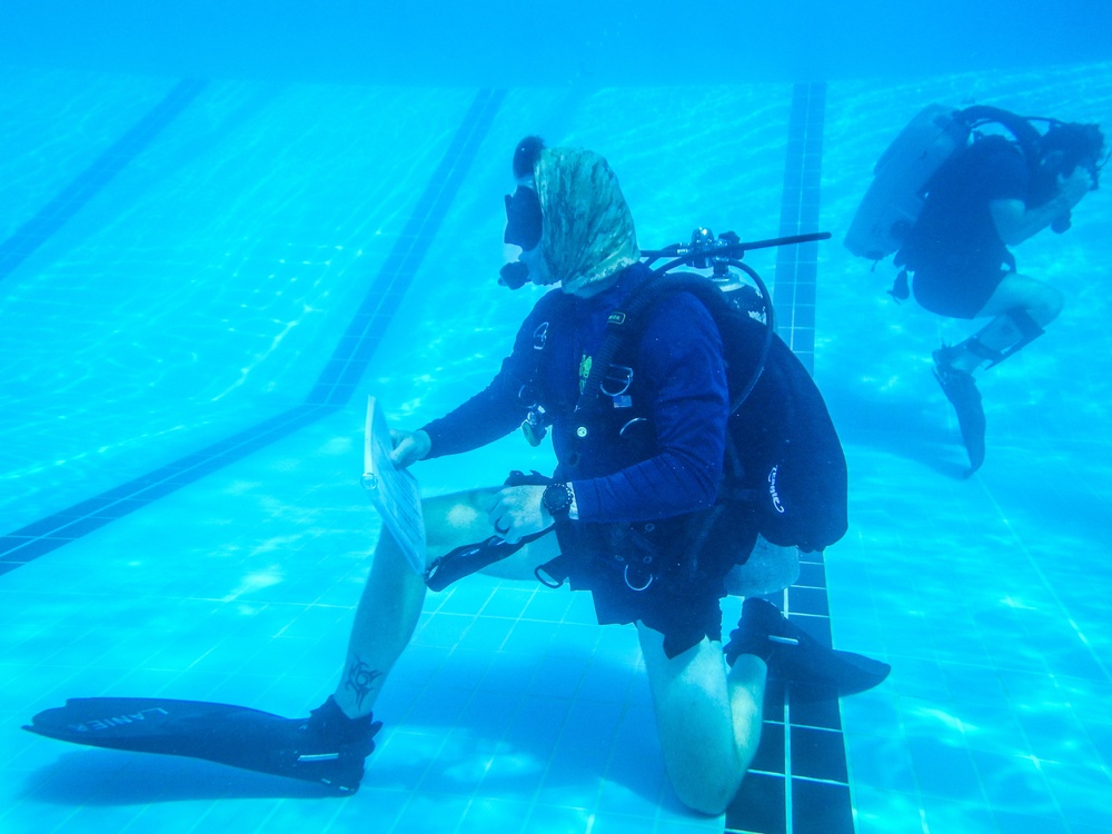 CTF-56 EOD Participate in Pool Medical Training