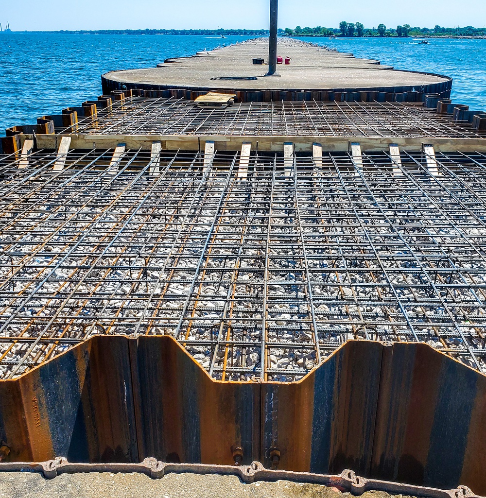 Lorain Harbor new cell construction