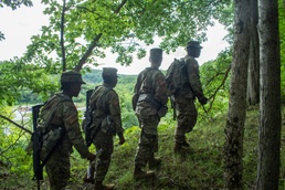 3-142 Soldiers conduct land navigation training