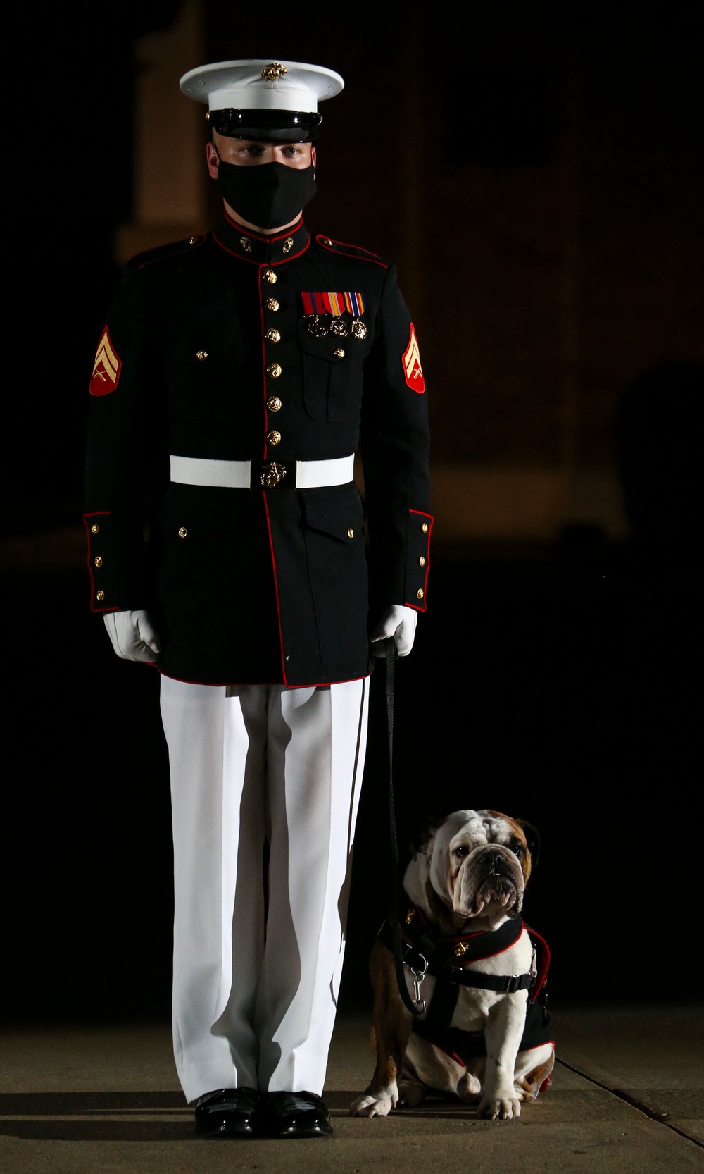 Barracks' Marines March in Friday Evening Parade 07.31.2020