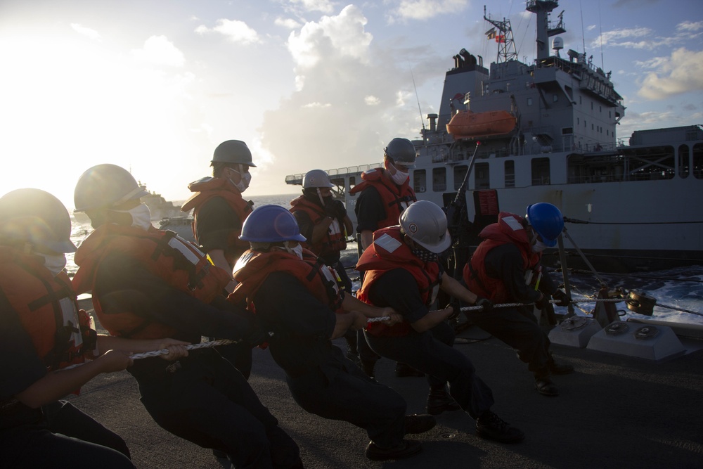 Rafael Peralta Conducts RAS with The Royal Australian Navy