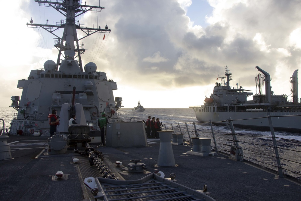 Rafael Peralta Conducts RAS with The Royal Australian Navy