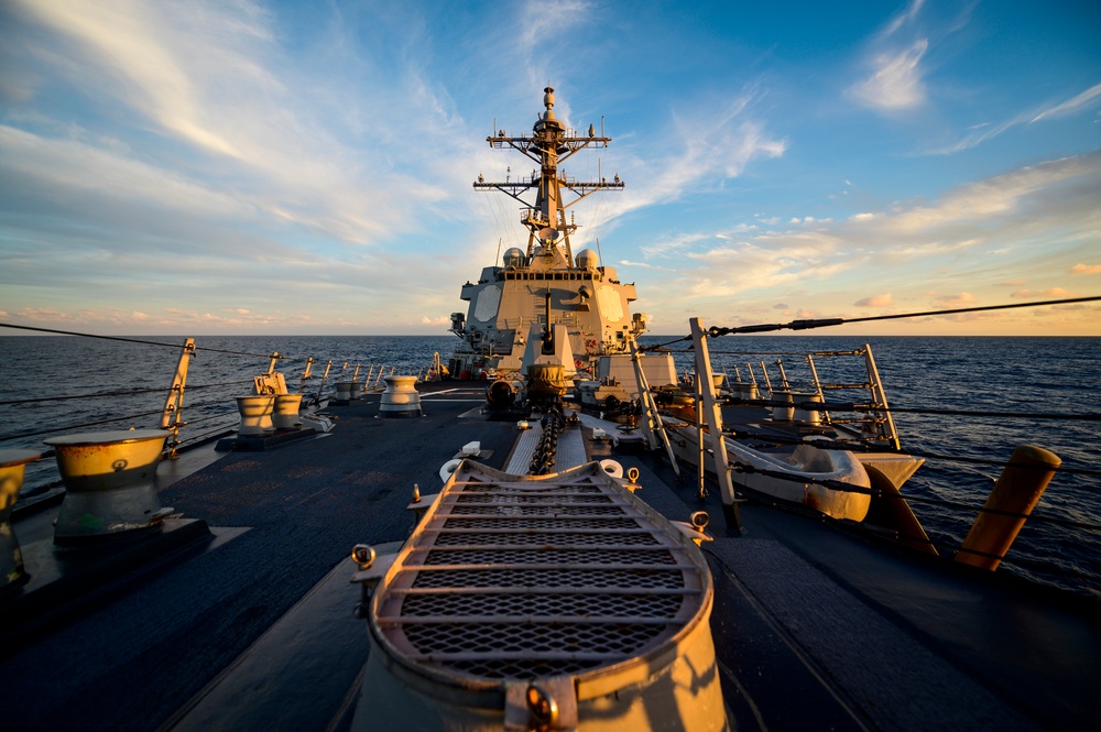 USS Chung-Hoon Underway