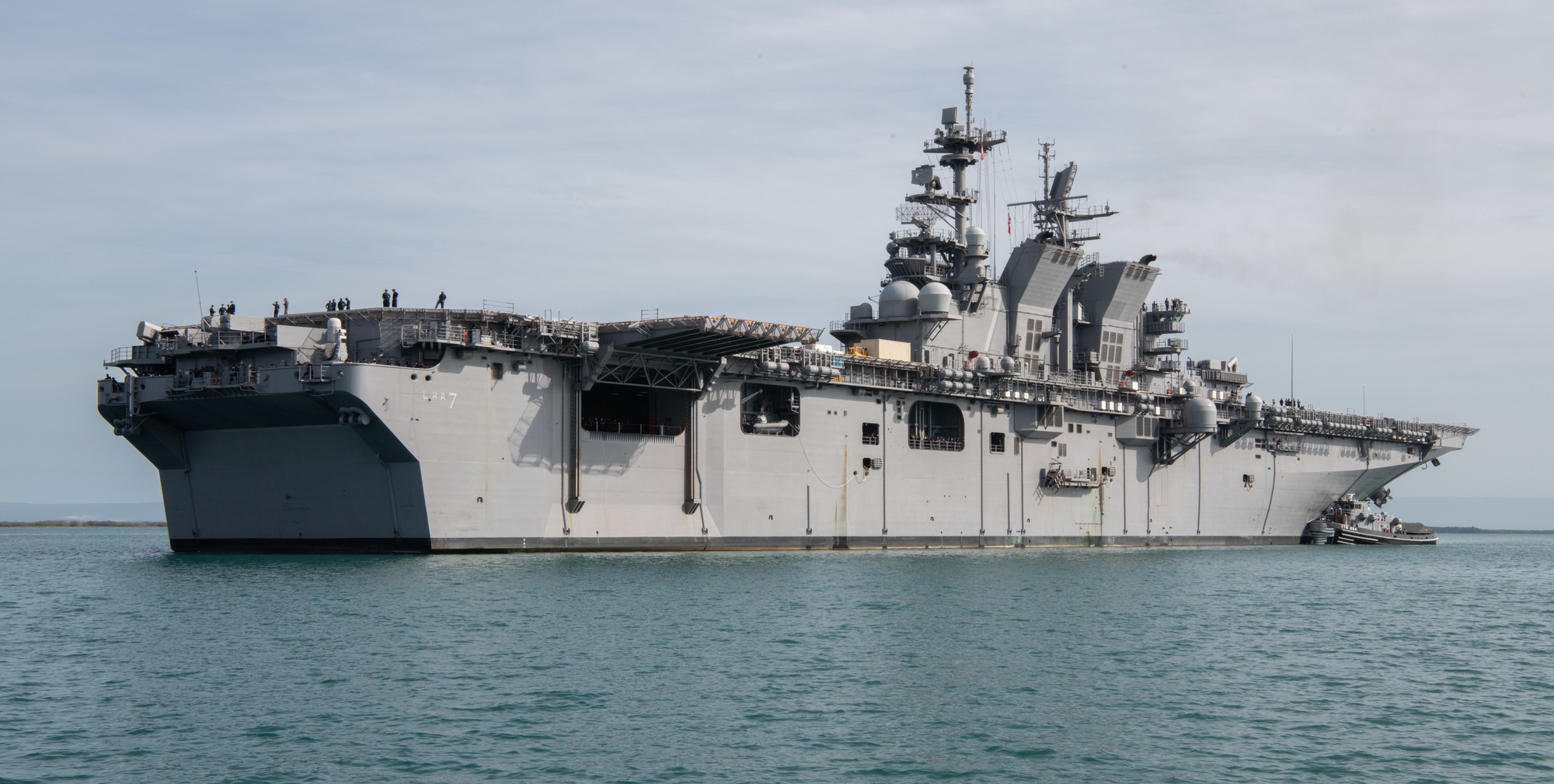 USS TRIPOLI LHA 7 & USS WARRIOR キャップ DVIDS - Images - USS Tripoli (LHA 7) arrives at Naval Station