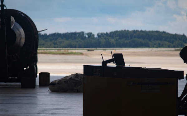 911th AW maintenance