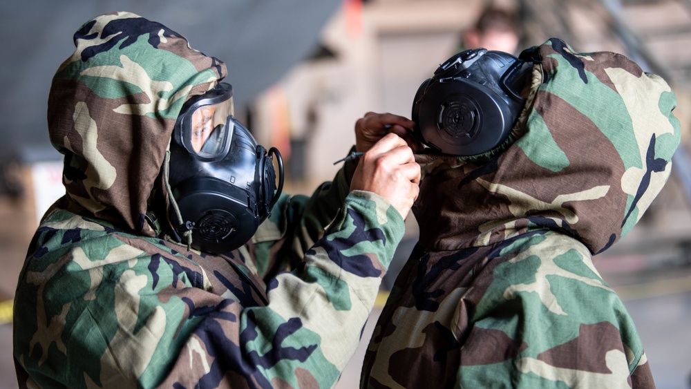 Kentucky Air Guardsmen partake in chemical warfare training.