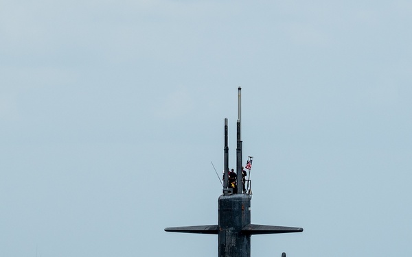 USS Newport News conducts a BSP with CRS-1