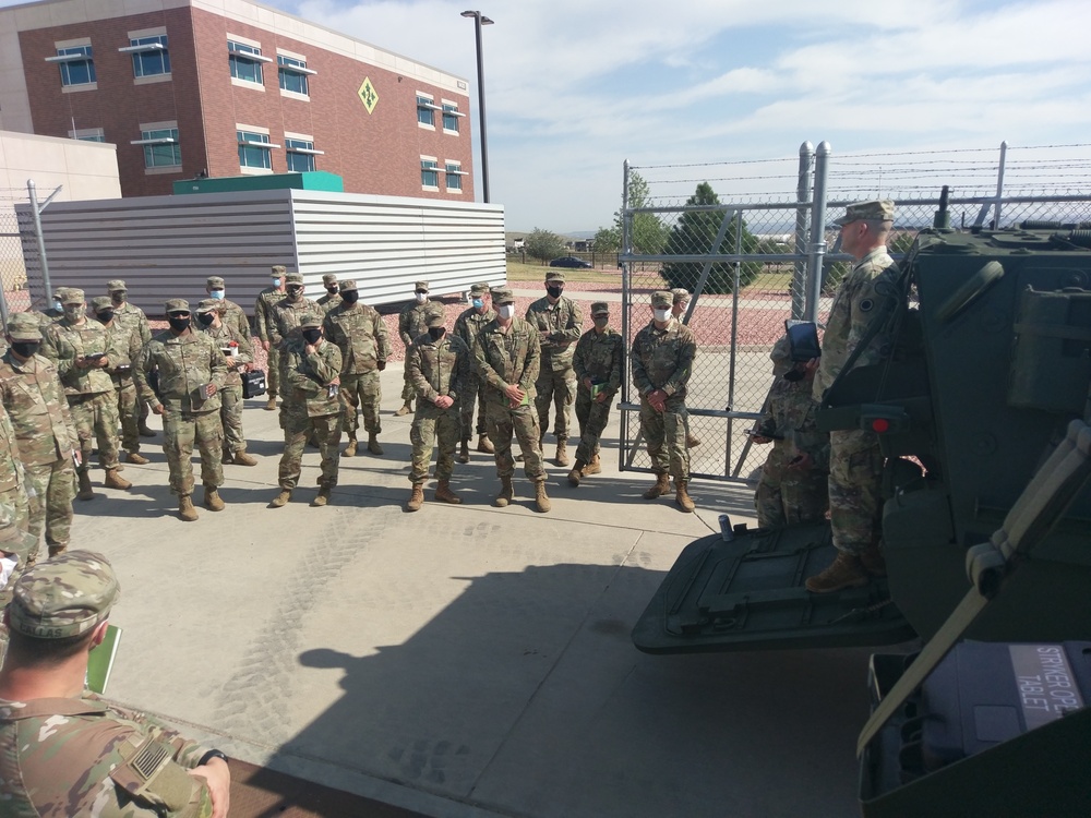 2SBCT Leaders Conduct Stryker Orientation Training