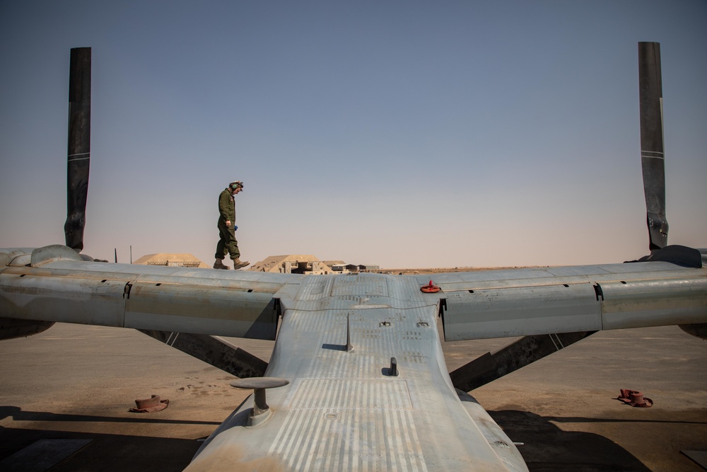 SPMAGTF-CR-CC 20.2: VMM – 166 (Reinforced) Navy Asset Integration