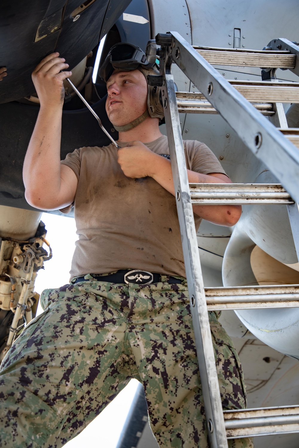 SPMAGTF-CR-CC 20.2: VMM – (166 Reinforced) Navy Asset Integration