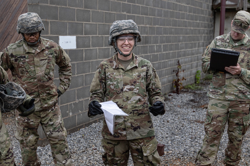 Warrant Officer Candidates Navigate Confidence Course