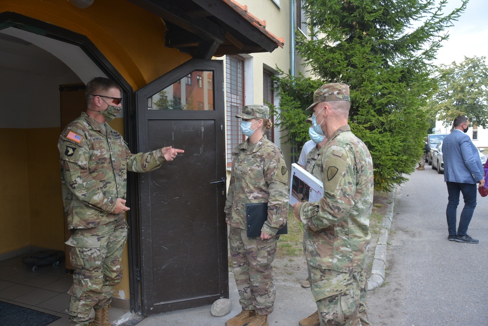 1CD FWD highlights progress made to forward operating base sites in Poland to U.S Army Chief of Staff