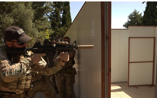 U.S. Navy special operators train with Hellenic Navy special operators in Greece