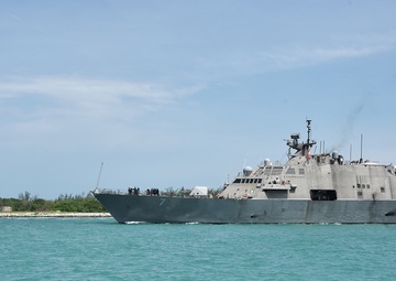 USS Detroit (LCS 7) pulls into NAS Key West