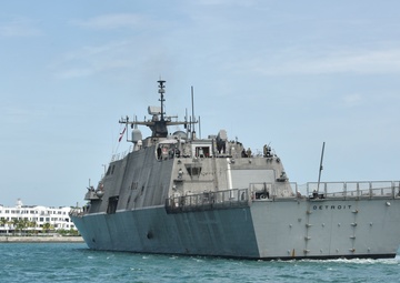USS Detroit (LCS 7) pulls into NAS Key West