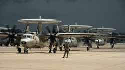 VRC-40 and VAW-123 Return to Norfolk [Image 9 of 11]