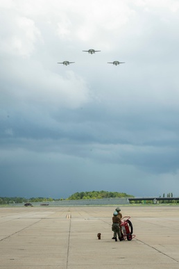 VRC-40 and VAW-123 Return to Norfolk