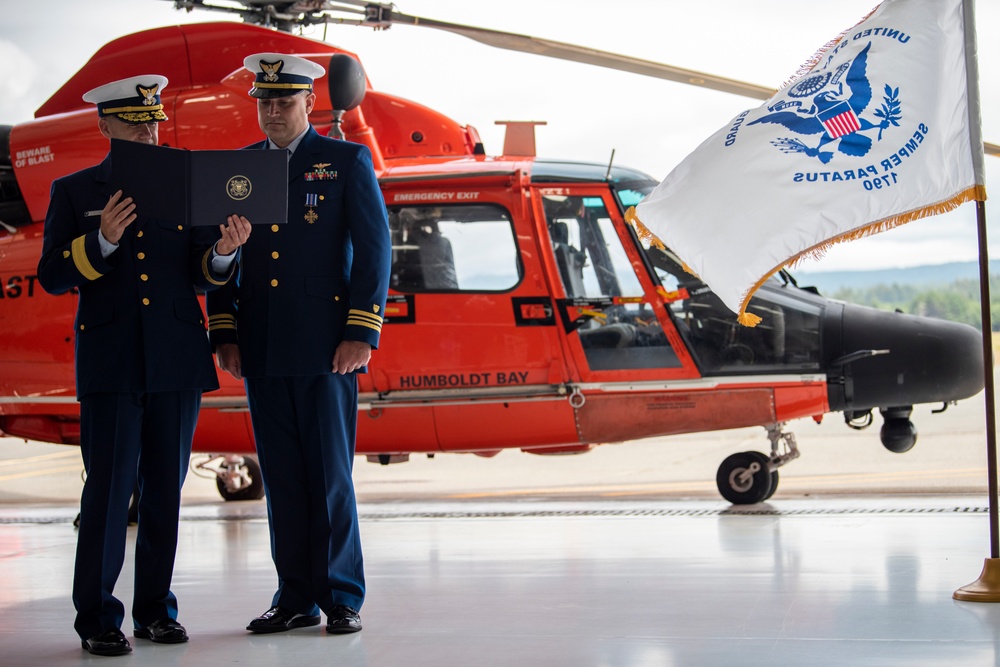 Coast Guard aircrew receives awards for rescue during Middle Fire