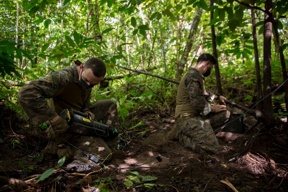 TF KM20 EOD technicians x-ray UXO