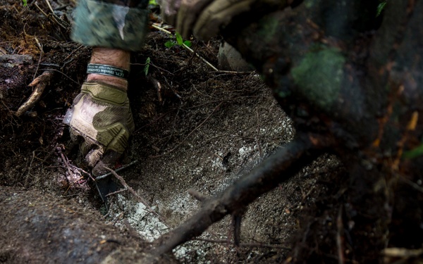 TF KM20 EOD technicians x-ray UXO