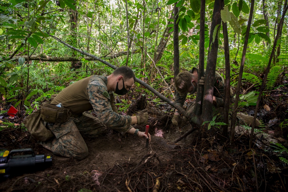 TF KM20 EOD technicians x-ray UXO