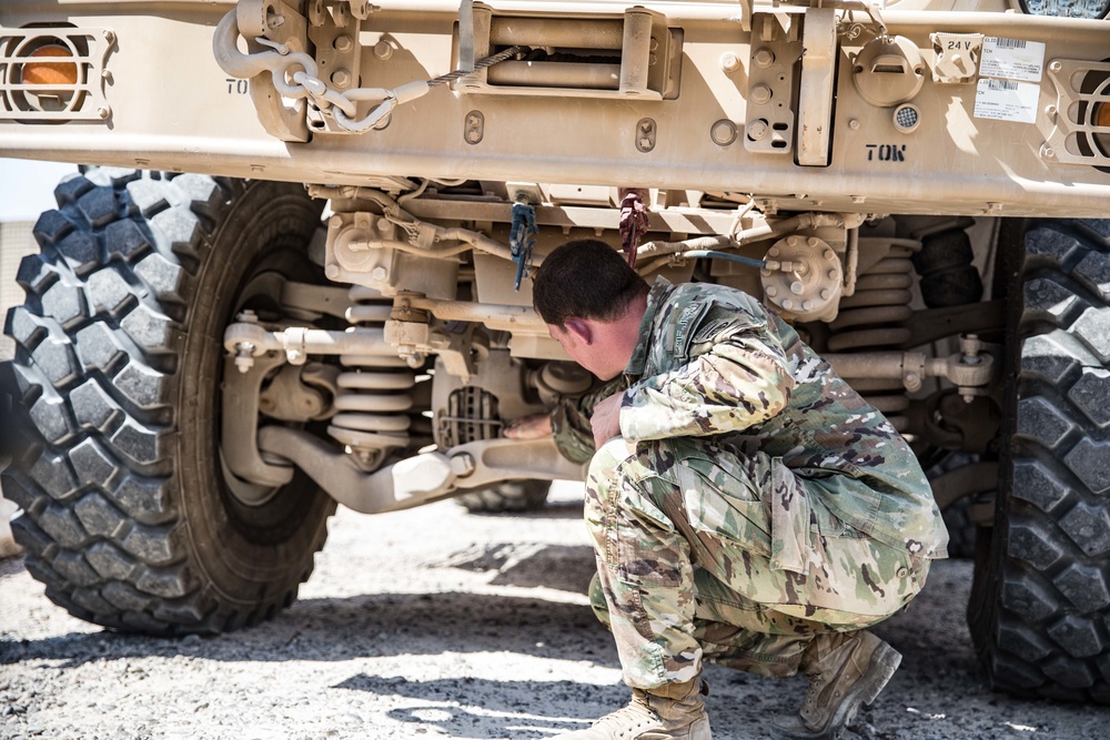 82nd Airborne Division Conducts A Vehicle PMCS Class