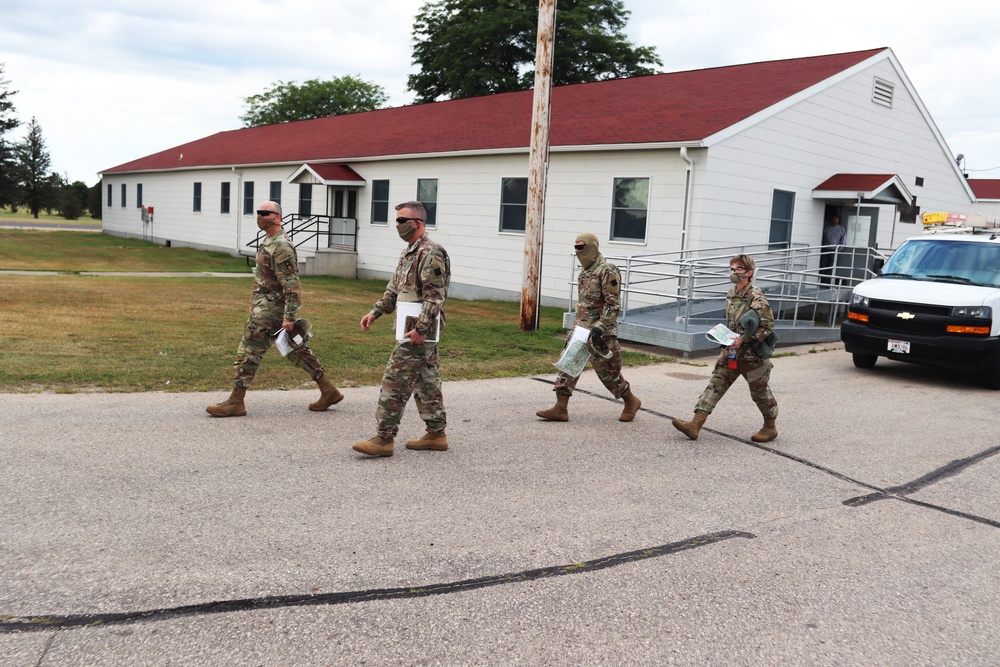 Army leaders participate in familiarization overflight at Fort McCoy