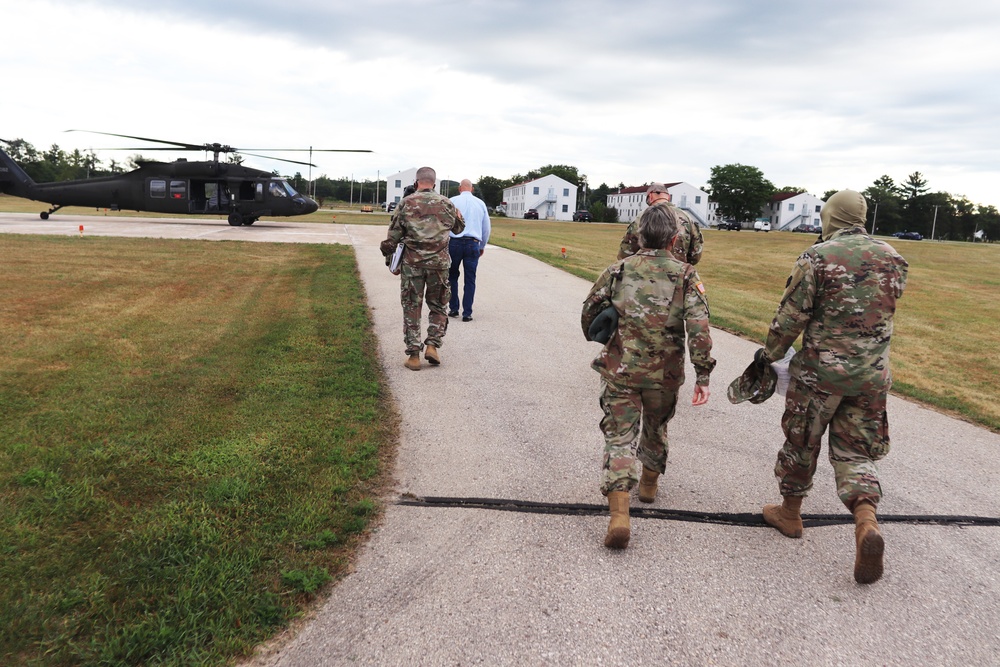 Army leaders participate in familiarization overflight at Fort McCoy