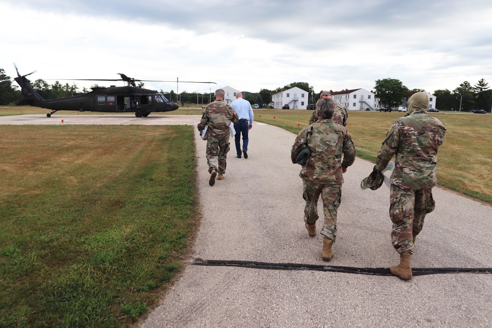 Army leaders participate in familiarization overflight at Fort McCoy