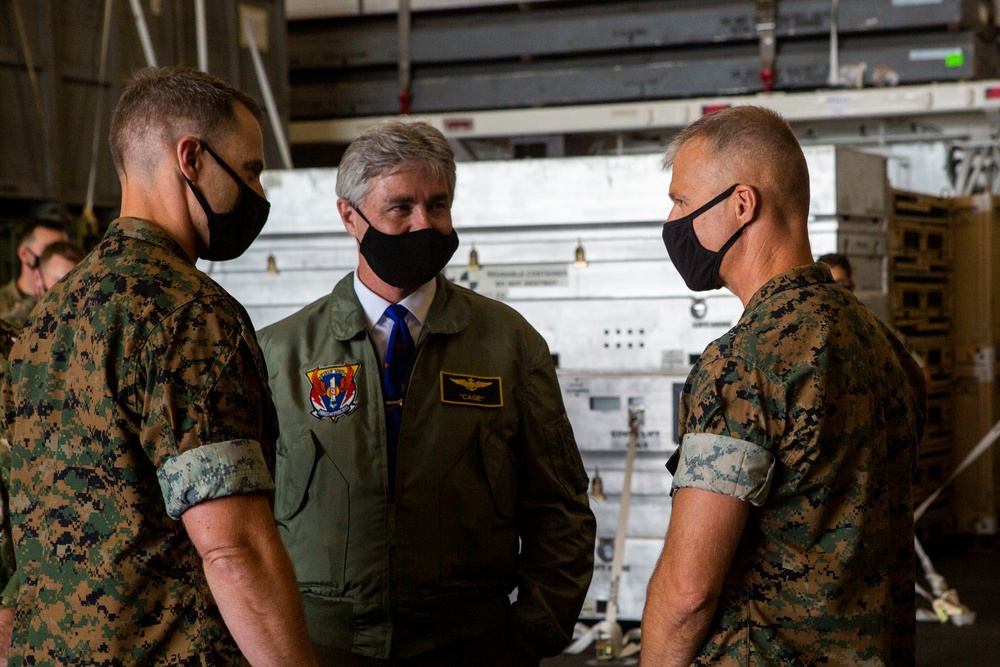 USS Makin Island welcomes Secretary of the Navy, Commandant of the Marine Corps, Sergeant Major of the Marine Corps