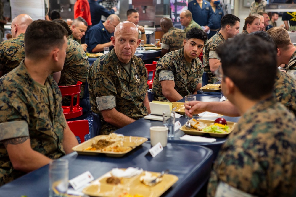 USS Makin Island welcomes Secretary of the Navy, Commandant of the Marine Corps, Sergeant Major of the Marine Corps