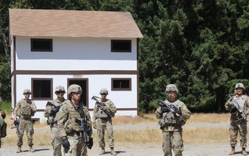 Soldiers conduct Situation Training Exercise