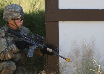 Soldiers conduct Situational Training Exercise