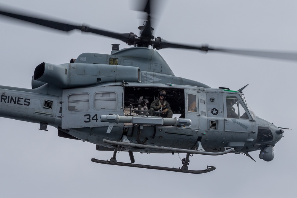 15th MEU Marines conduct flight operations aboard USS Somerset