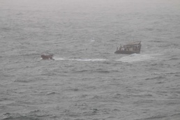 USNS Yukon Aids Distressed Mariners in Arabian Sea