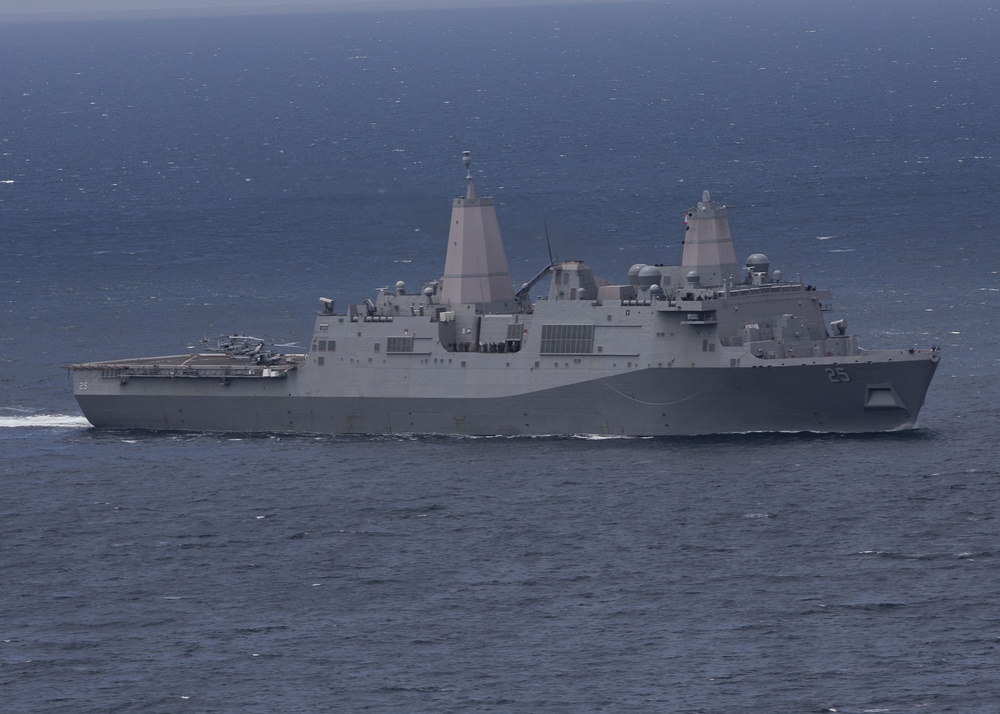 USS Makin Island and USS Somerset partcipate in a straits transit drill.
