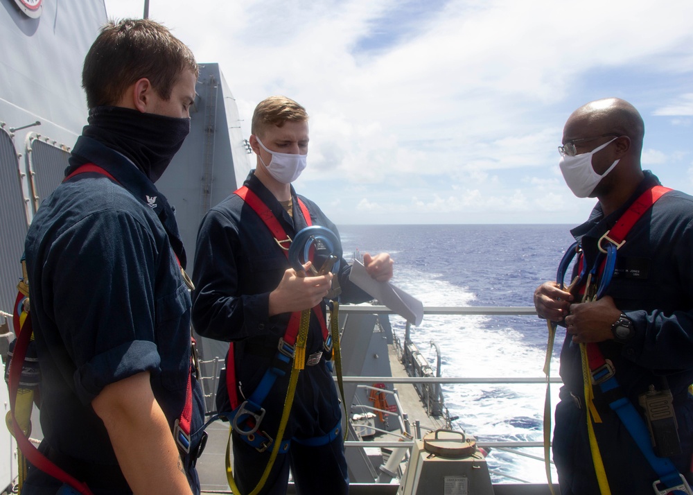Rafael Peralta Sailors Maintain Aloft Safety