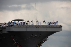 USS Dwight D. Eisenhower (CVN 69) Returns to Norfolk [Image 9 of 12]
